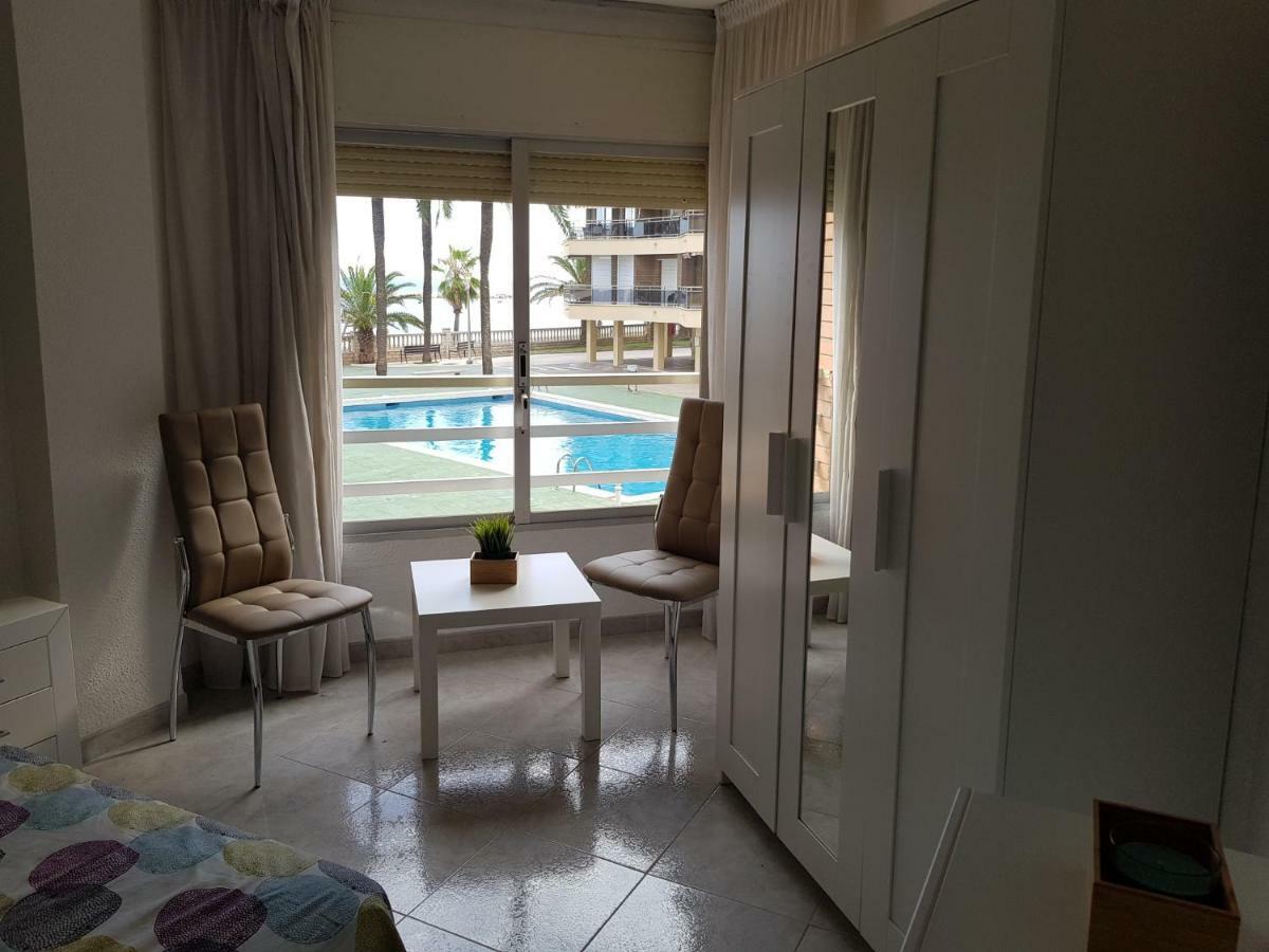 Apartamento Sol De Espana Кембрилс Екстериор снимка